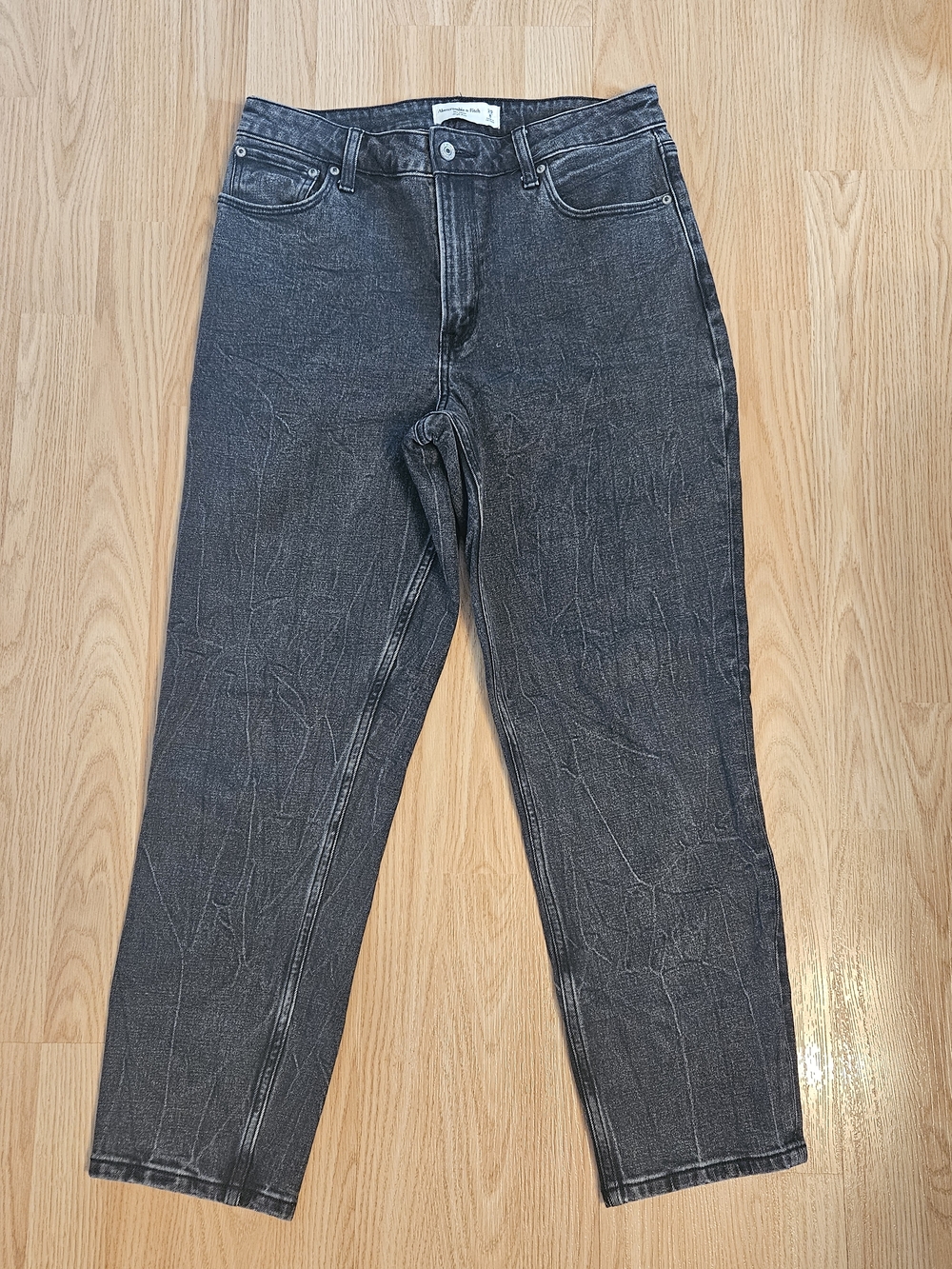 A&F High Rise Black Mom Jeans